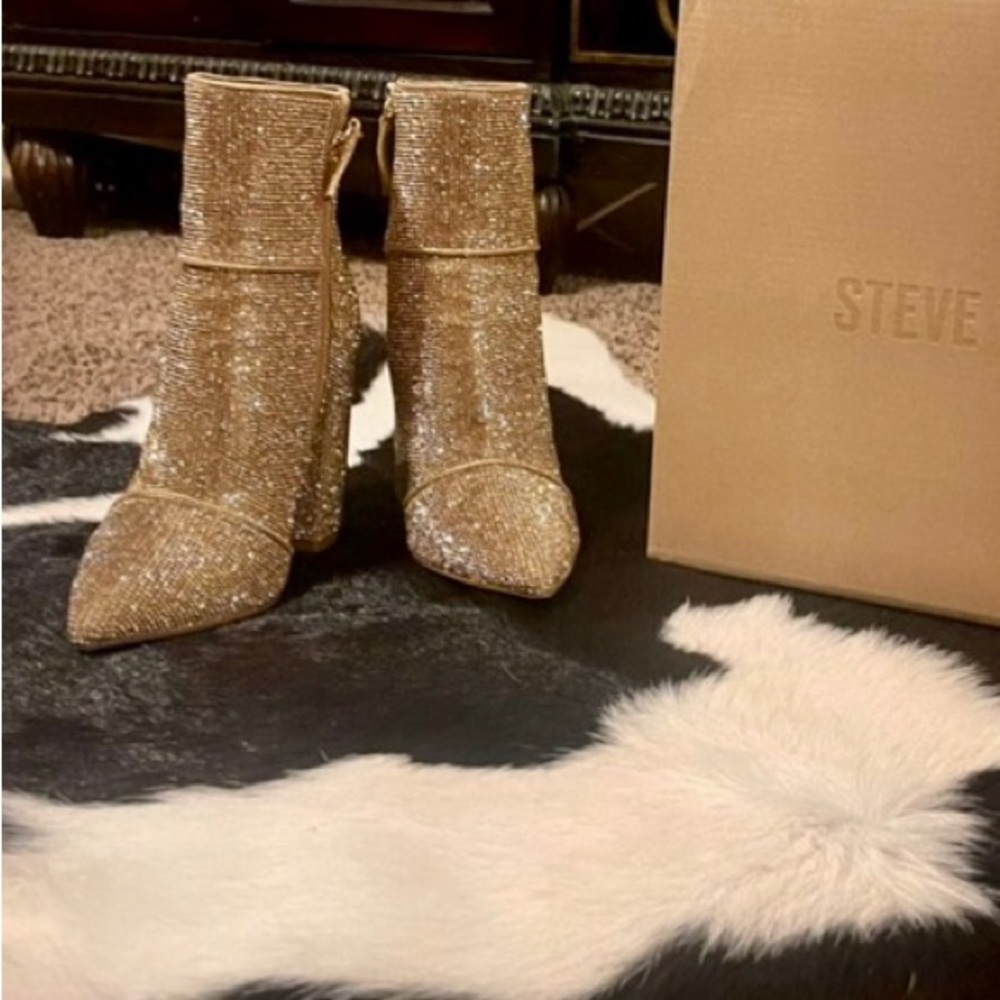 *NEW* STEVE MADDEN Noticed-R Crystal Bootie